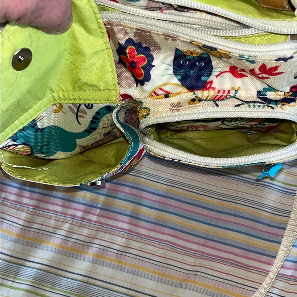 Lily Bloom Floral Cat Print Crossbody Bag - Multicolor - Picture 7 of 10